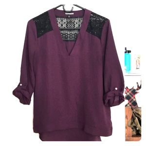 Blouse with lace detail